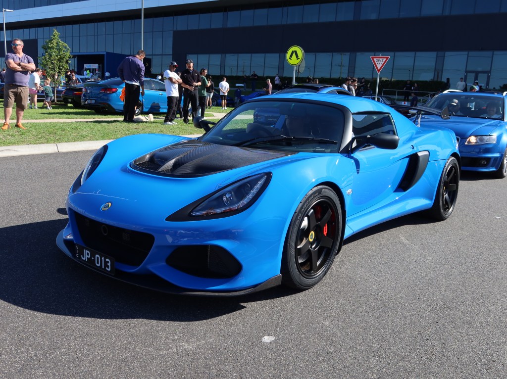 Highball 15: Blue&nbsp;Sunday